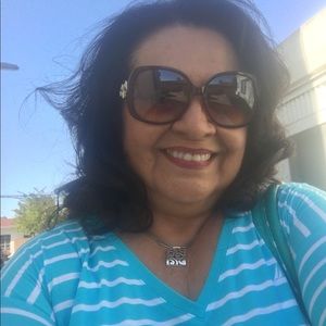 Meet your Posher, Gloria